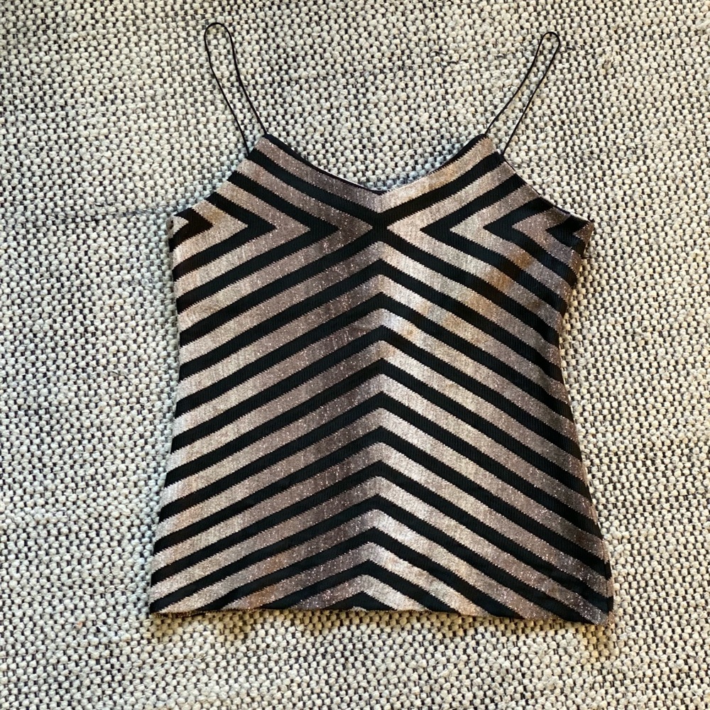 Beautiful top, brown, black and gold.